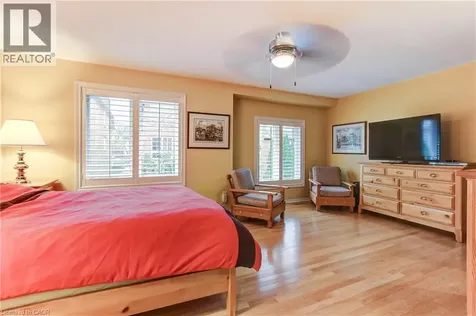 1084 Queen Street West Mississauga ON L5H 4K4