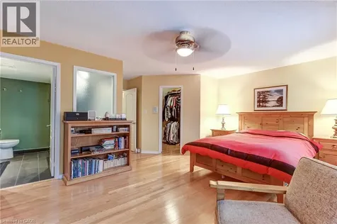 1084 Queen Street West Mississauga ON L5H 4K4