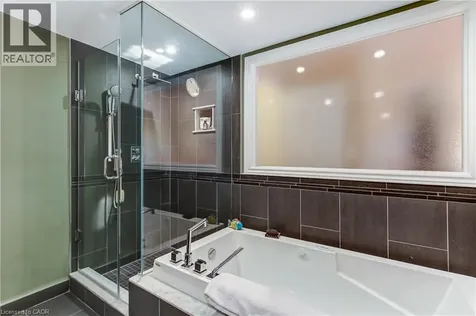 1084 Queen Street West Mississauga ON L5H 4K4