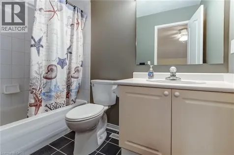 1084 Queen Street West Mississauga ON L5H 4K4