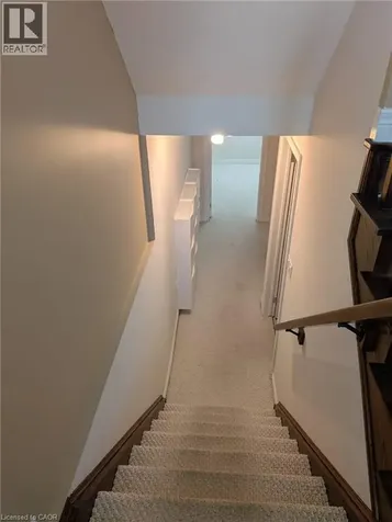 40 Dartmouth Gate Stoney Creek ON L8E 0C4