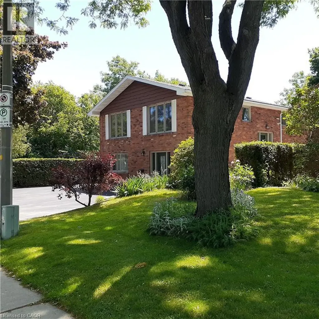 3 San Pedro Drive Hamilton ON L9C 2C4