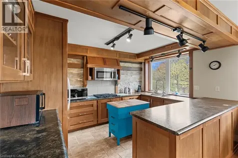 3 San Pedro Drive Hamilton ON L9C 2C4