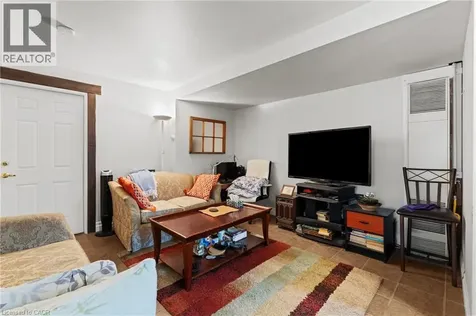 3 San Pedro Drive Hamilton ON L9C 2C4