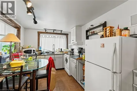3 San Pedro Drive Hamilton ON L9C 2C4