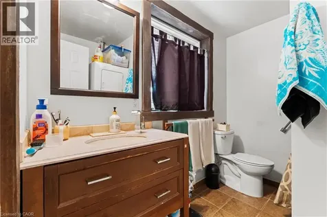 3 San Pedro Drive Hamilton ON L9C 2C4