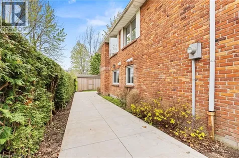 3 San Pedro Drive Hamilton ON L9C 2C4