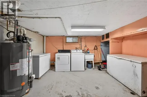45 Leckie Avenue Stoney Creek ON L8J 2S7