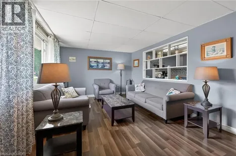 45 Leckie Avenue Stoney Creek ON L8J 2S7