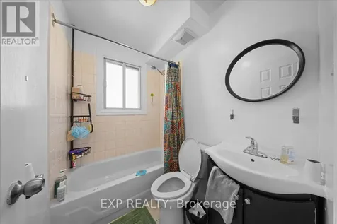 208 Montfort Street Ottawa ON K1L 5P4