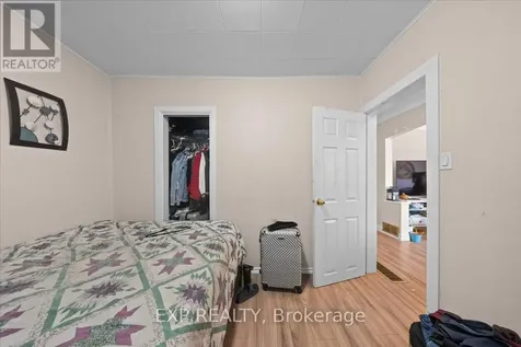 208 Montfort Street Ottawa ON K1L 5P4