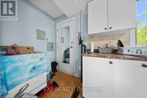 208 Montfort Street Ottawa ON K1L 5P4