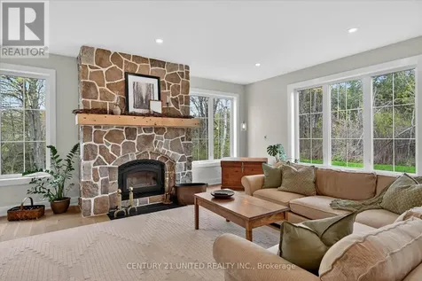 38 Darling Drive Selwyn ON K0L 1T0