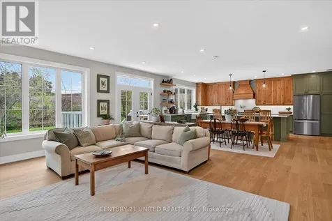 38 Darling Drive Selwyn ON K0L 1T0