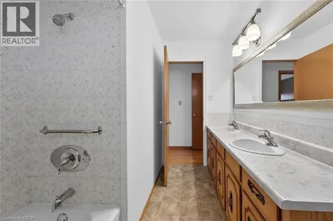 336 Montmorency Drive Hamilton ON L8K 5H4