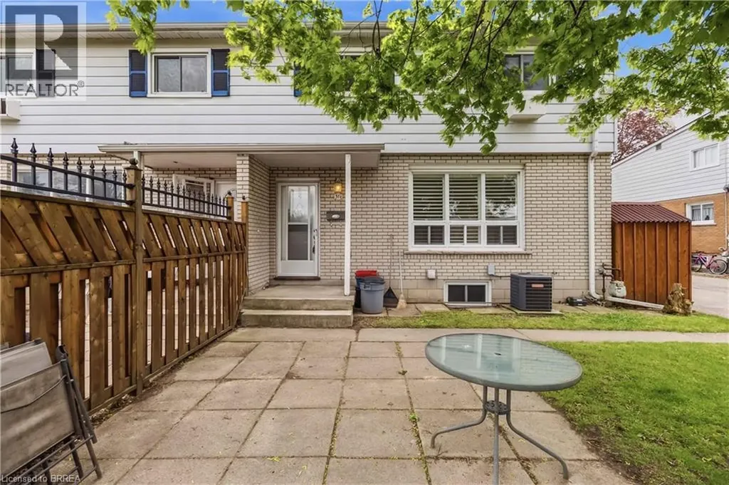 51 Metcalfe Crescent Brantford ON N3R 2L7