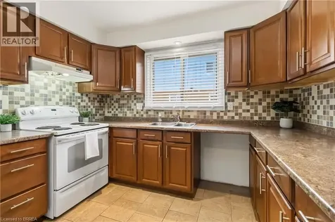 51 Metcalfe Crescent Brantford ON N3R 2L7