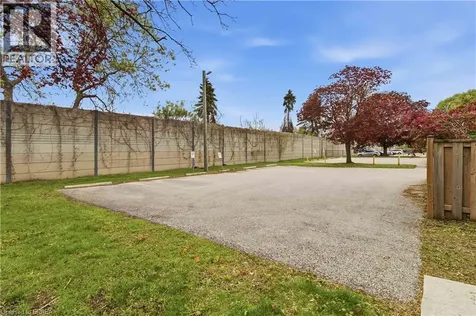 51 Metcalfe Crescent Brantford ON N3R 2L7