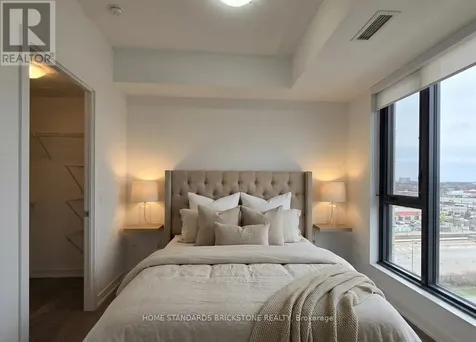 120 Eagle Rock Way Vaughan ON L6A 5C2