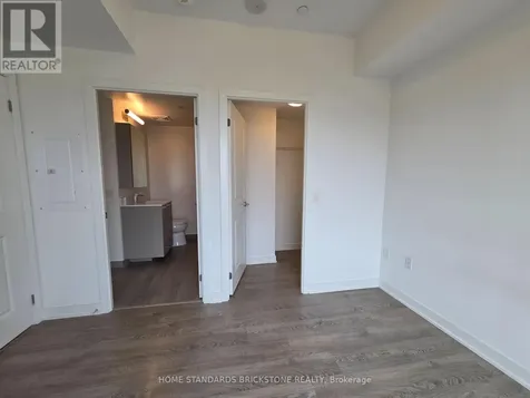 120 Eagle Rock Way Vaughan ON L6A 5C2