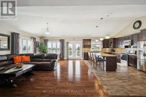 10 Brolley Crescent Essa ON L0L 2N2