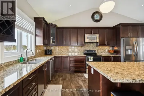 10 Brolley Crescent Essa ON L0L 2N2