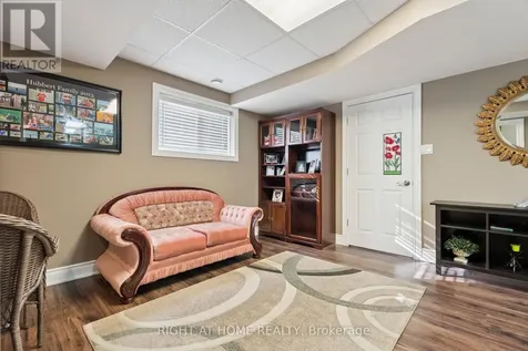 10 Brolley Crescent Essa ON L0L 2N2