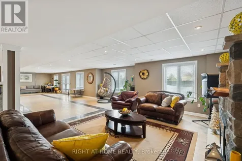 10 Brolley Crescent Essa ON L0L 2N2