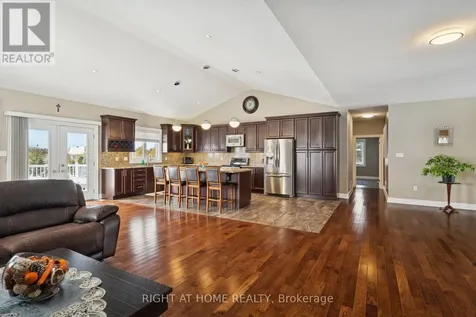 10 Brolley Crescent Essa ON L0L 2N2