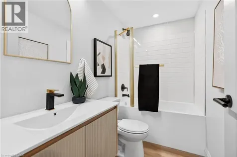 330 East 15th Street Hamilton ON L9A 4G5