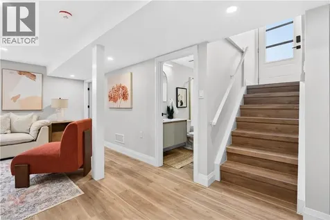 330 East 15th Street Hamilton ON L9A 4G5