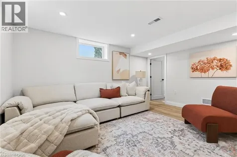 330 East 15th Street Hamilton ON L9A 4G5