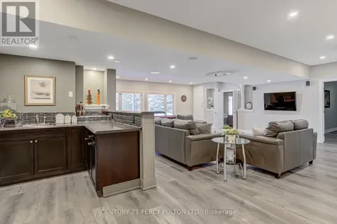 19 Wilson House Drive Whitby ON L0B 1A0