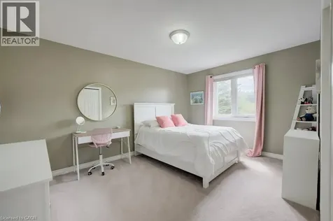 207 Woodridge Drive Petersburg ON N0B 2H0