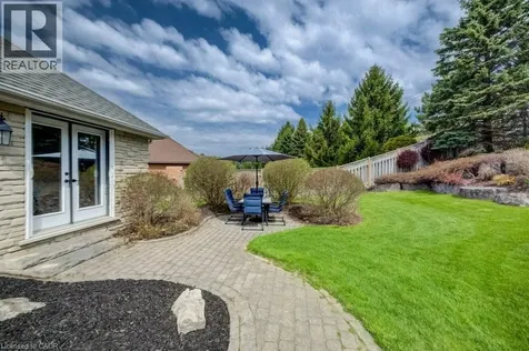 207 Woodridge Drive Petersburg ON N0B 2H0