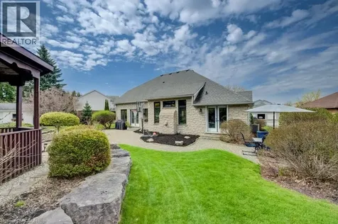 207 Woodridge Drive Petersburg ON N0B 2H0