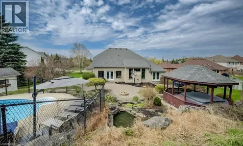 207 Woodridge Drive Petersburg ON N0B 2H0