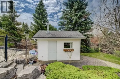 207 Woodridge Drive Petersburg ON N0B 2H0