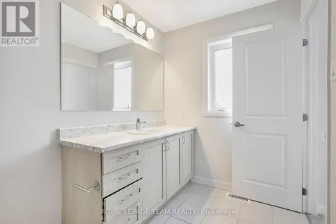 1013 Parabolica Way Ottawa ON K2T 0P8