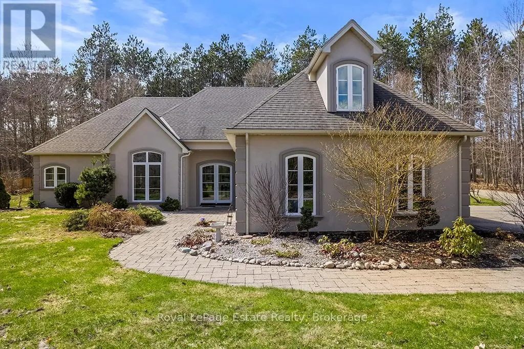 38 Copeland Creek Drive Tiny ON L9M 0M3