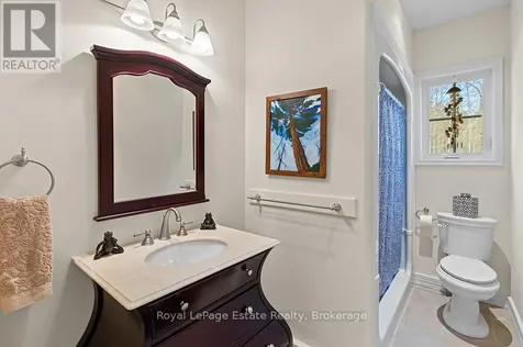 38 Copeland Creek Drive Tiny ON L9M 0M3