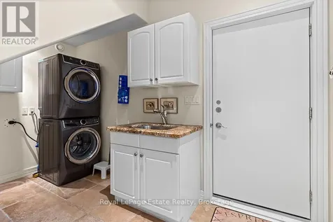 38 Copeland Creek Drive Tiny ON L9M 0M3