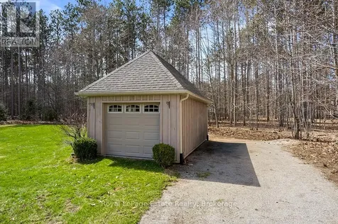 38 Copeland Creek Drive Tiny ON L9M 0M3