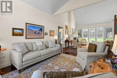 38 Copeland Creek Drive Tiny ON L9M 0M3