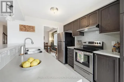 88 Feathertop Lane Ottawa ON K2V 0K2