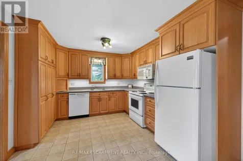 81 Fishcarrier Street North Haldimand ON N0A 1E0