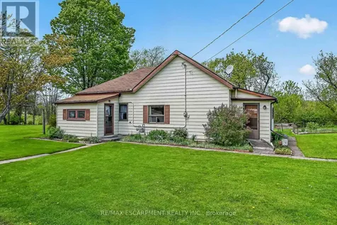 81 Fishcarrier Street North Haldimand ON N0A 1E0