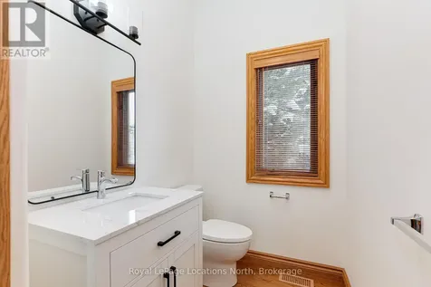 137 Pioneer Lane Blue Mountains ON L9Y 0M7