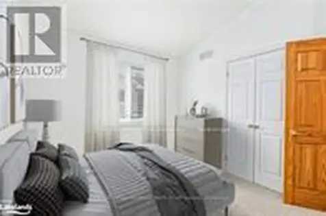 137 Pioneer Lane Blue Mountains ON L9Y 0M7