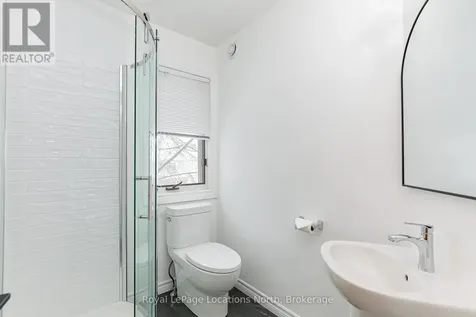 137 Pioneer Lane Blue Mountains ON L9Y 0M7